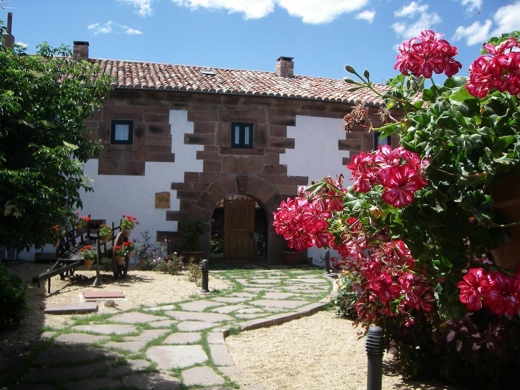 La Casa De Las Brujas Barrio (Cantabria) Exterior foto