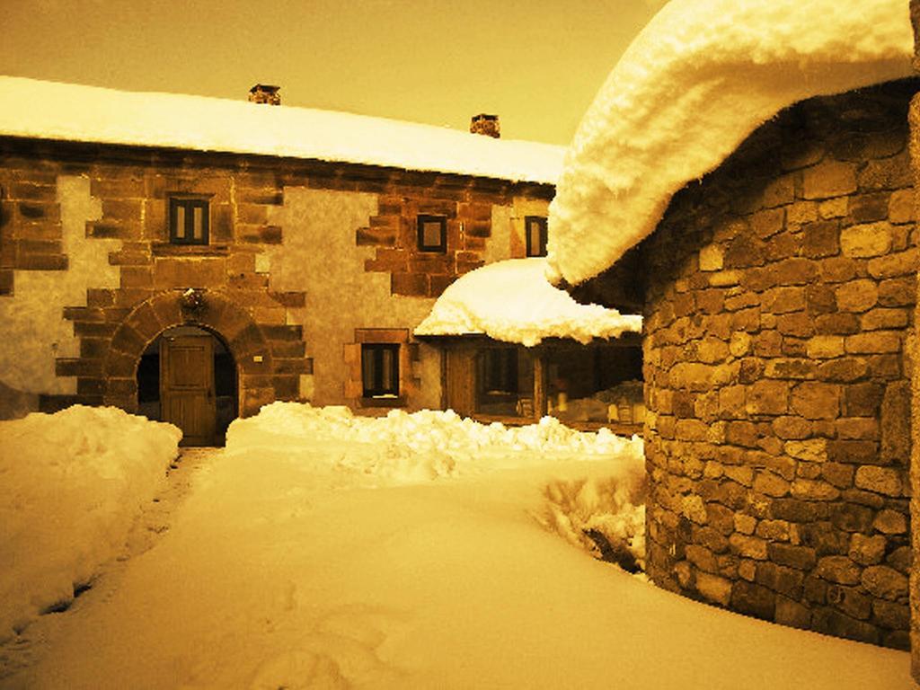 La Casa De Las Brujas Barrio (Cantabria) Exterior foto