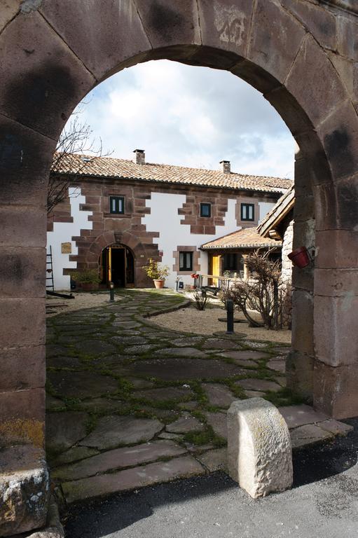 La Casa De Las Brujas Barrio (Cantabria) Exterior foto